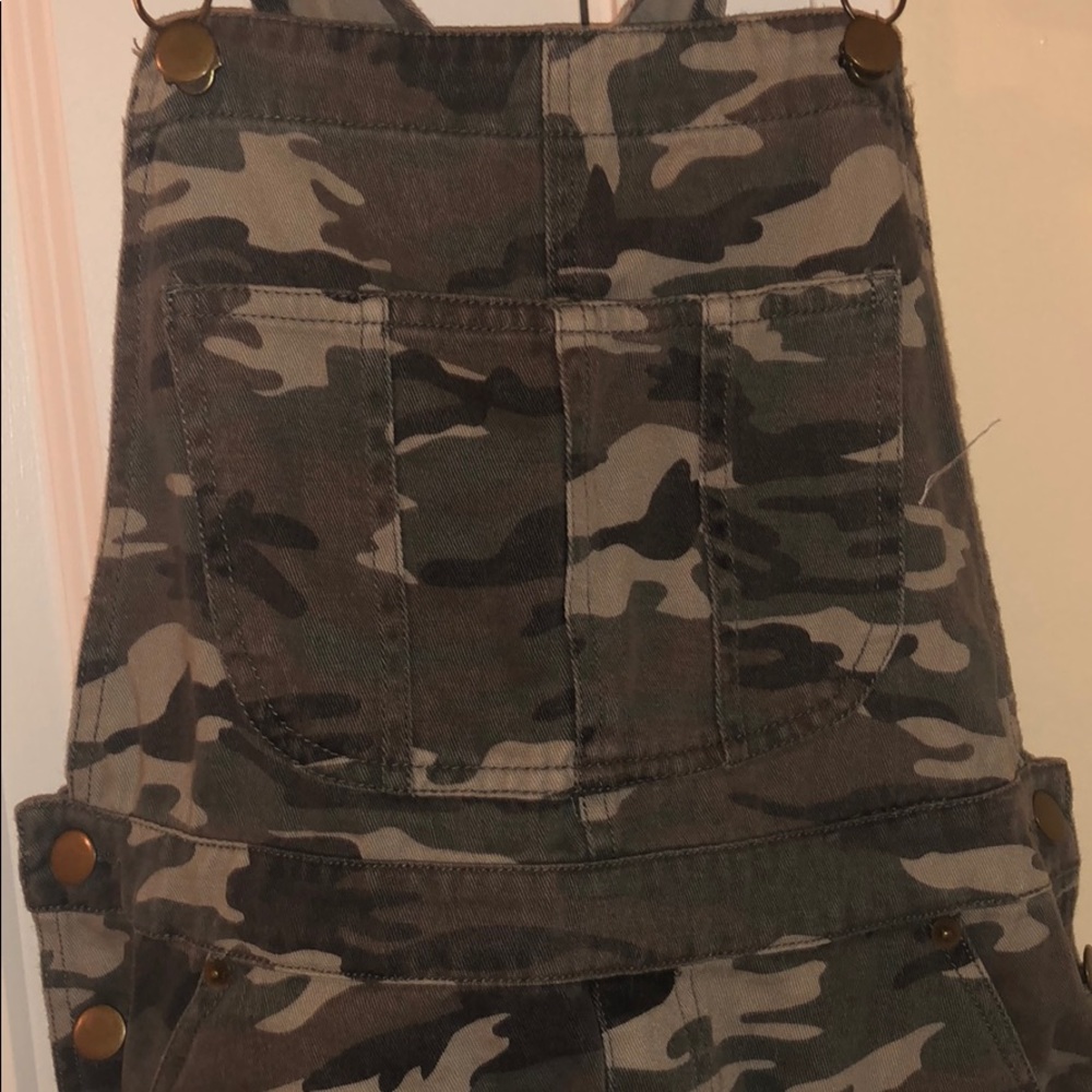 Jumper - Picture 2 of 2